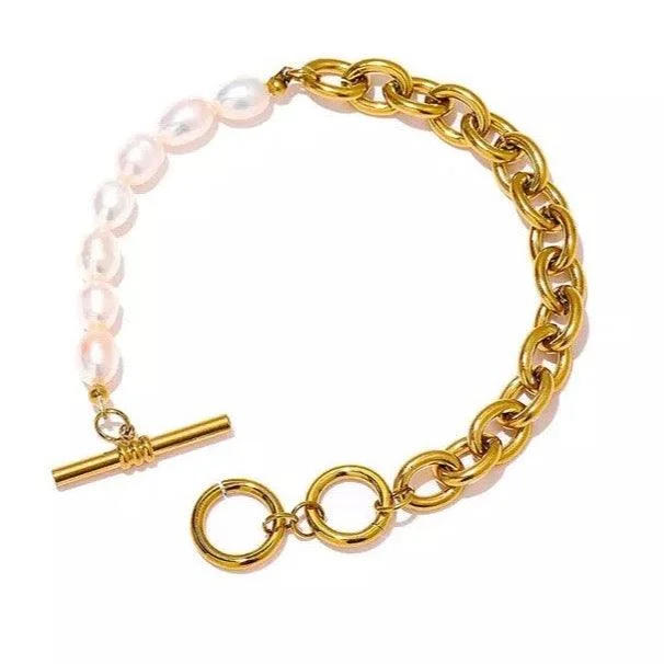 Fashionable beaded bracelets for women-Pearl Bracelet with Gold Link Chain and Toggle Clasp