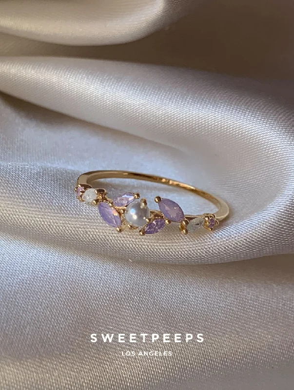 Custom diamond rings for anniversary gifts-Elsa Pearl Leaf Ring