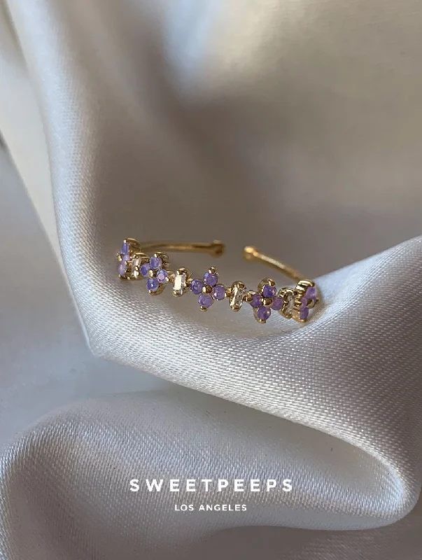 Wedding bands for brides with diamonds-Leila Lavender Cloves Ring