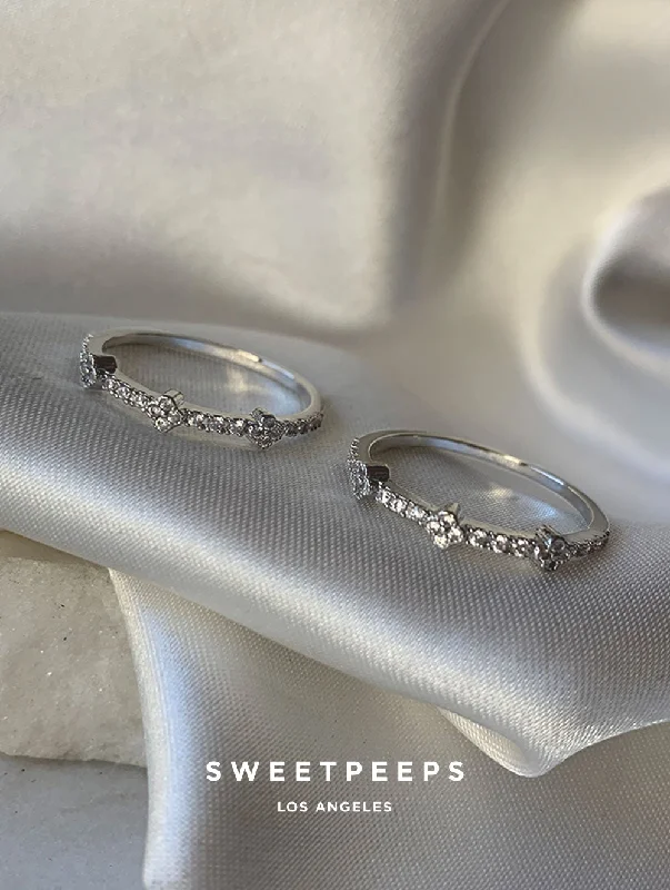 Custom name rings for her-Quatrefoil Clover Ring - Silver