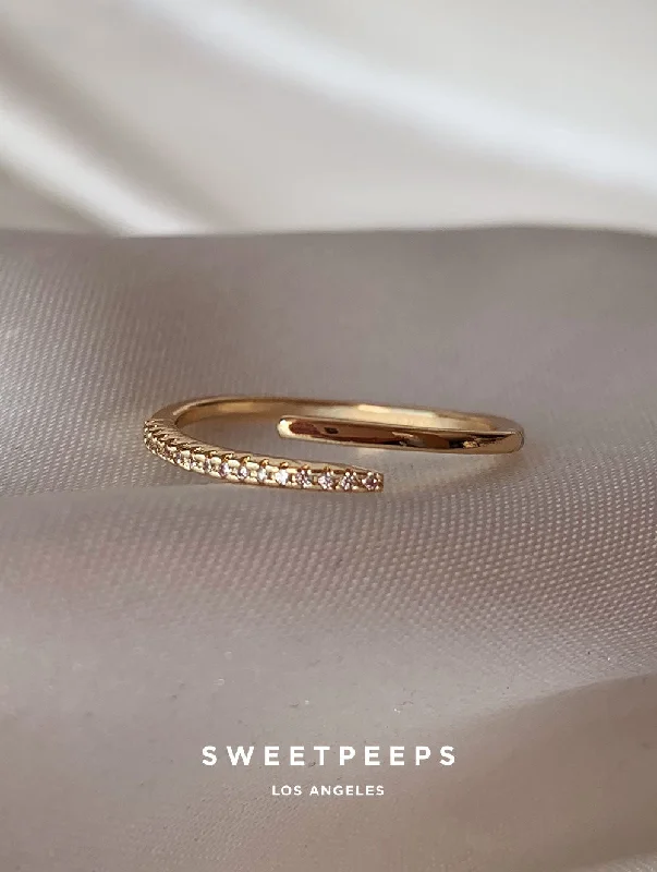 Fashionable rings with pearls for women-Simple Everyday Wrap Ring