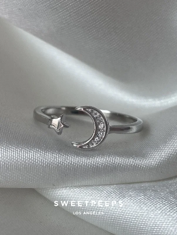 Men’s luxury rings with diamonds-Sterling Silver Crescent Moon Ring